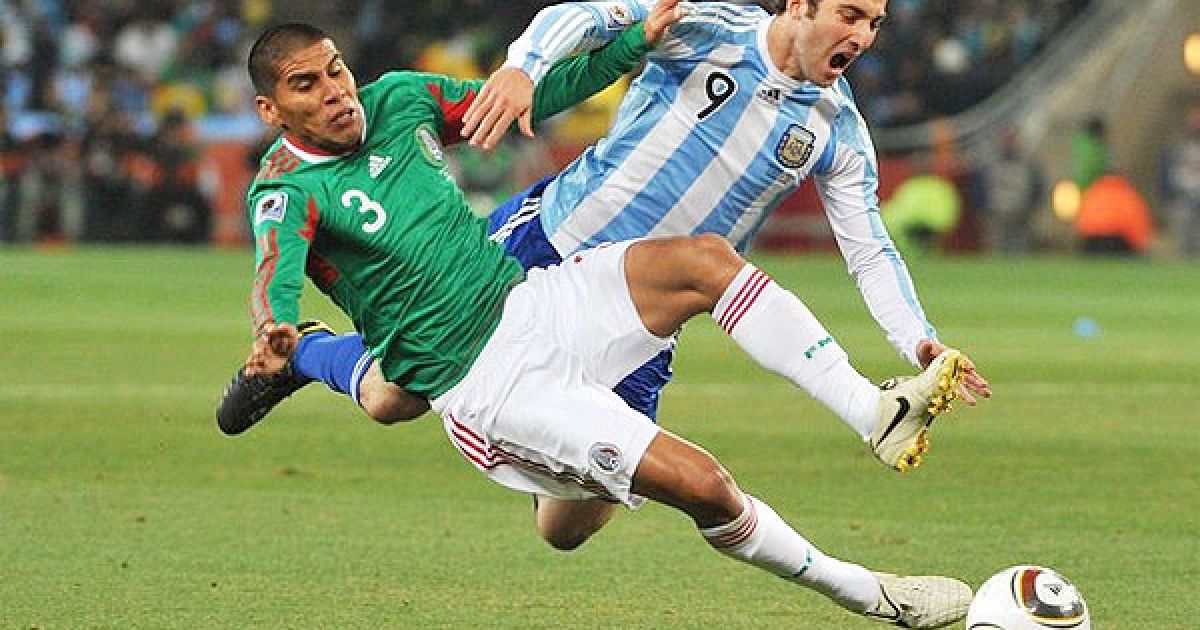 Зіткнення Ігуаїна і Сальсідо / © AFP