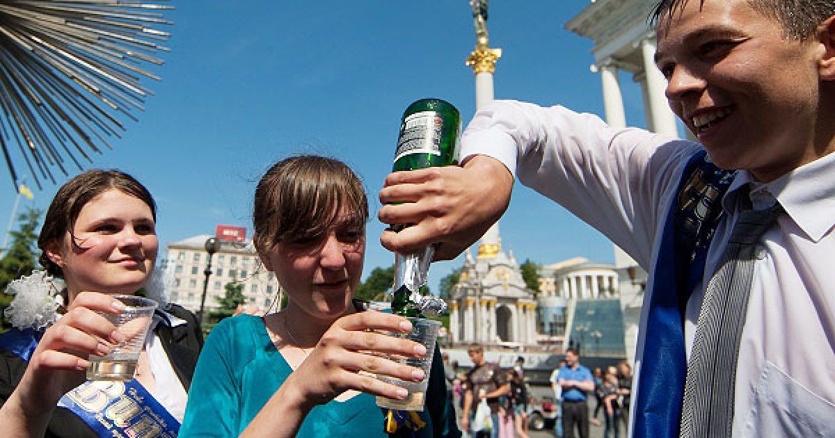 28 травня у школах Києва і Львова пролунали останні дзвоники. Фото: Украинское фото / © Украинское Фото