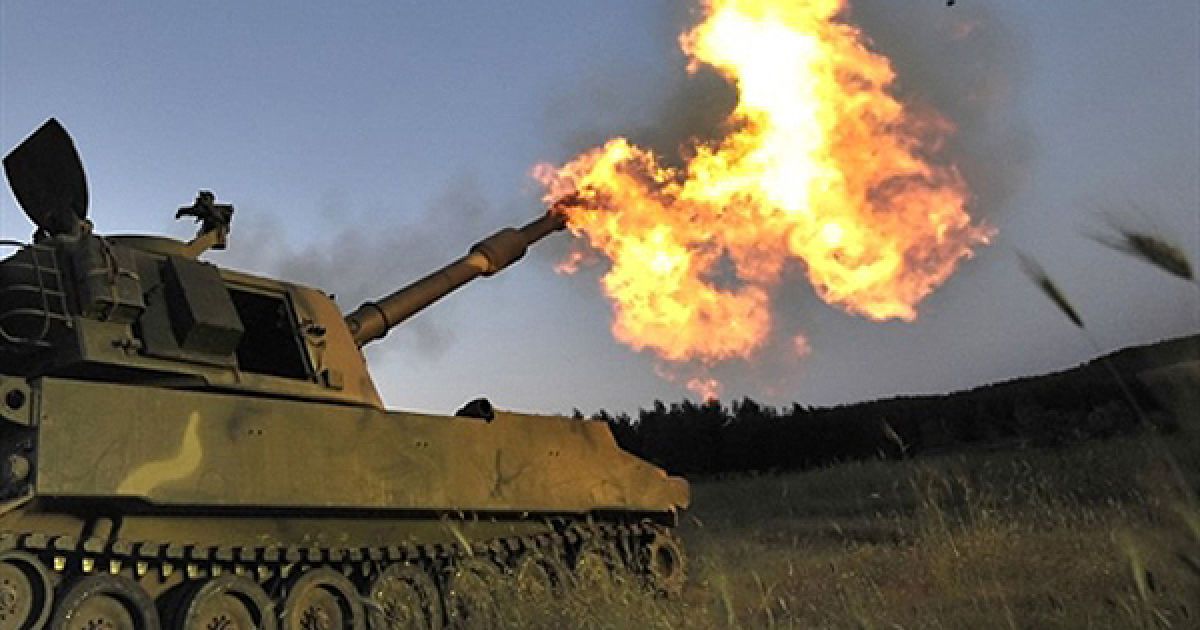 Військові навчання грецької армії у передмісті Афін. / © AFP