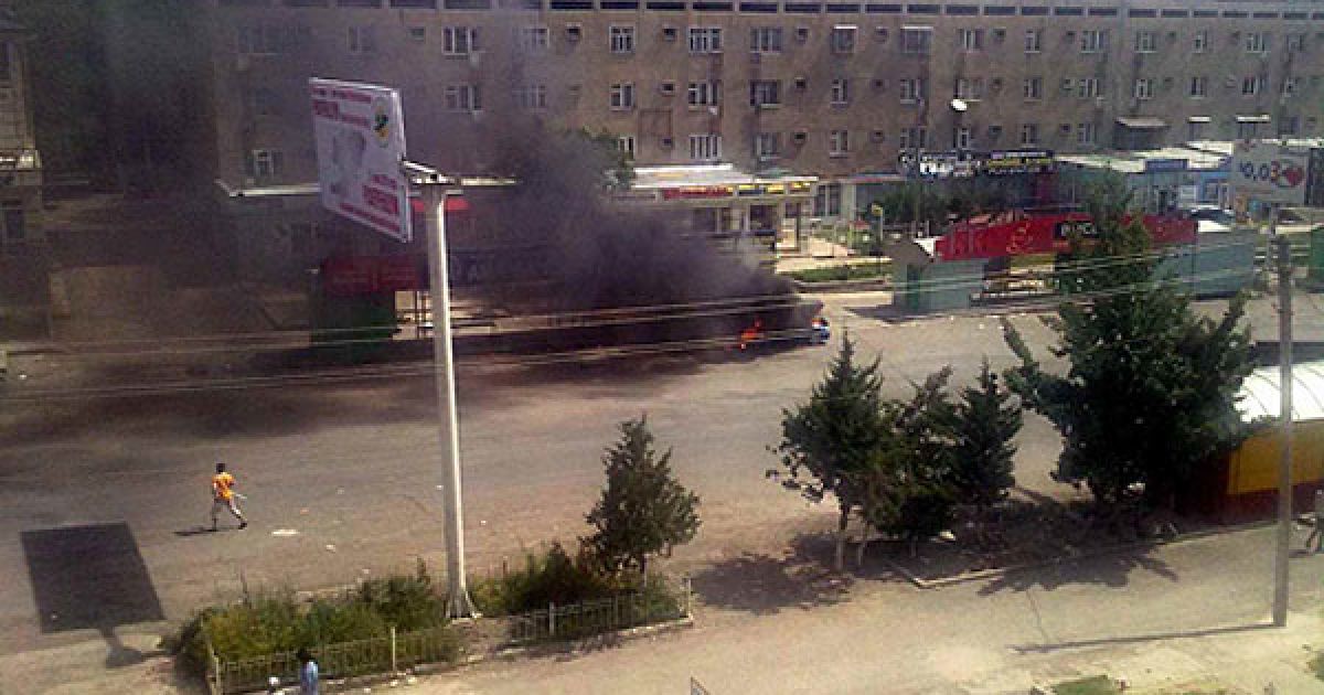 Учасники заворушень спалили кілька житлових кварталів, магазини, базари. / © 24.kg