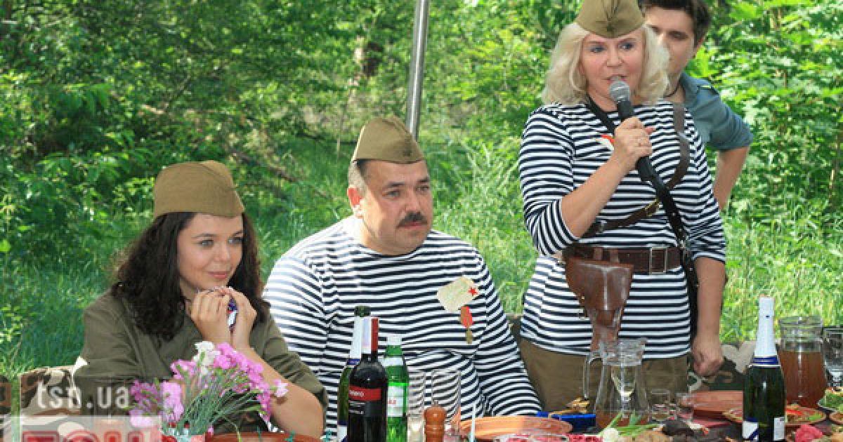 Аліна з батьками