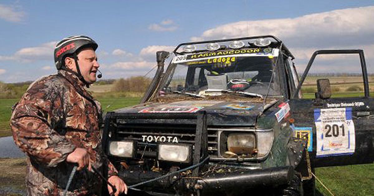 У Харківській області пройшов перший етап Кубка України з трофі-рейду (гонки по бездоріжжю) "Харків-трофі 2010". / © УНІАН