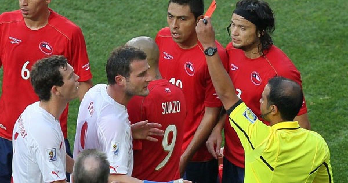 Валон Бехрамі заробив вилучення за грубу гру / © Getty Images/Fotobank