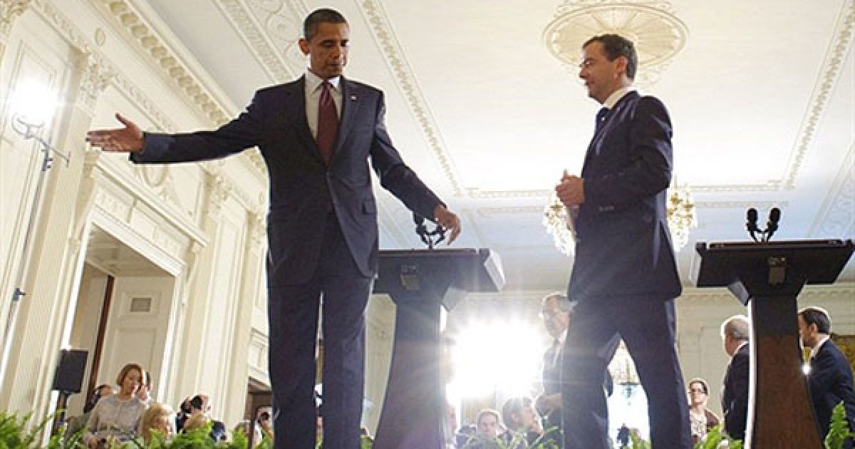 Президент Росії Дмитро Мєдвєдєв зустрівся у Вашингтоні зі своїм американським колегою Бараком Обамою. / © AFP