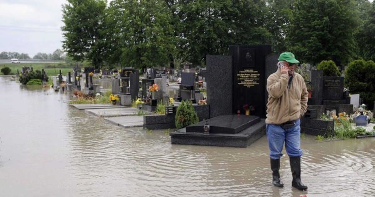 Від потужної повені та сильних злив потерпають Угорщина, Чехія, Польща, Словаччина. / © AFP