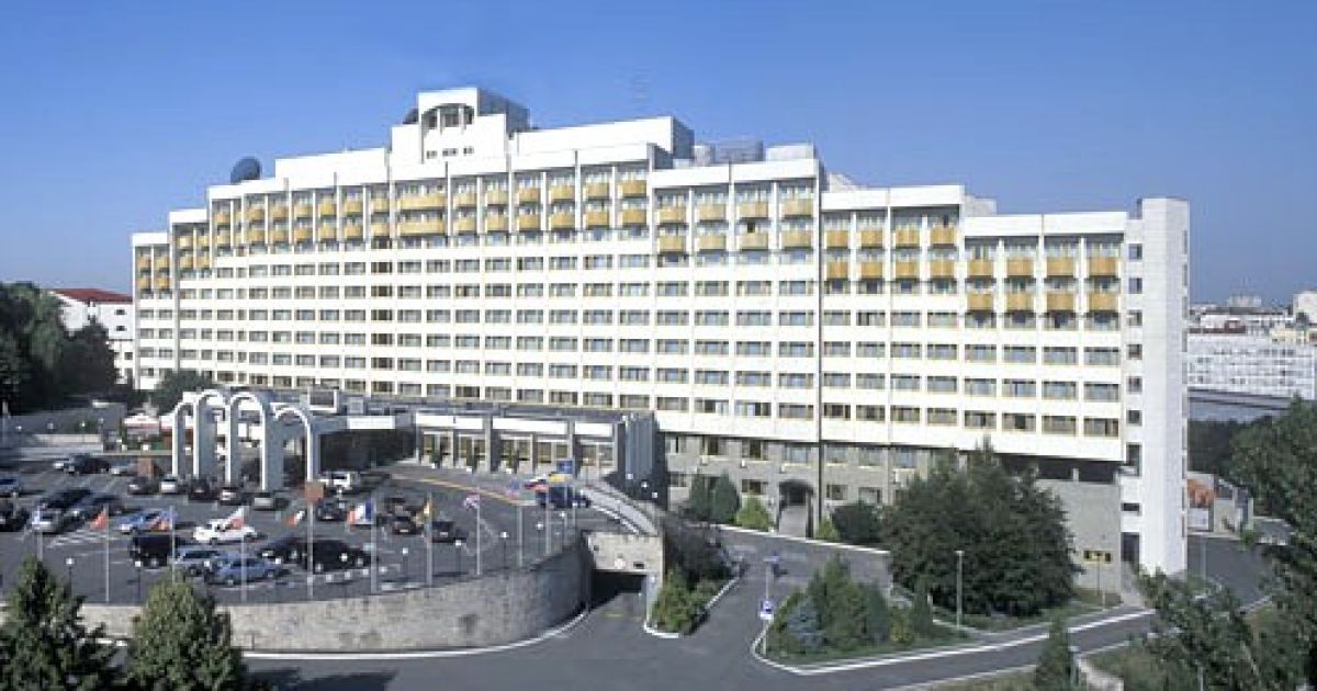 Від Турчинова вимагають скасувати рішення про приватизацію "Президент-готелю"