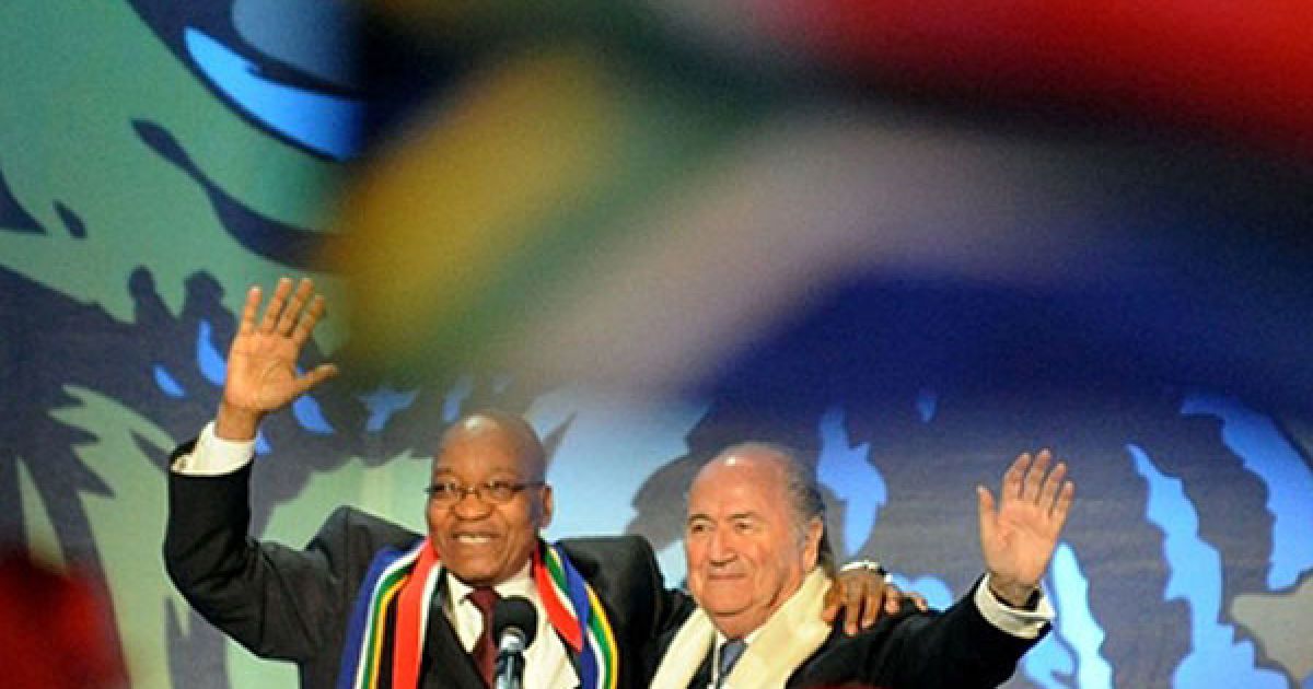 Президент Південно-Африканської республіки Джакоб Зума і президент ФІФА Джозеф Блаттер / © AFP