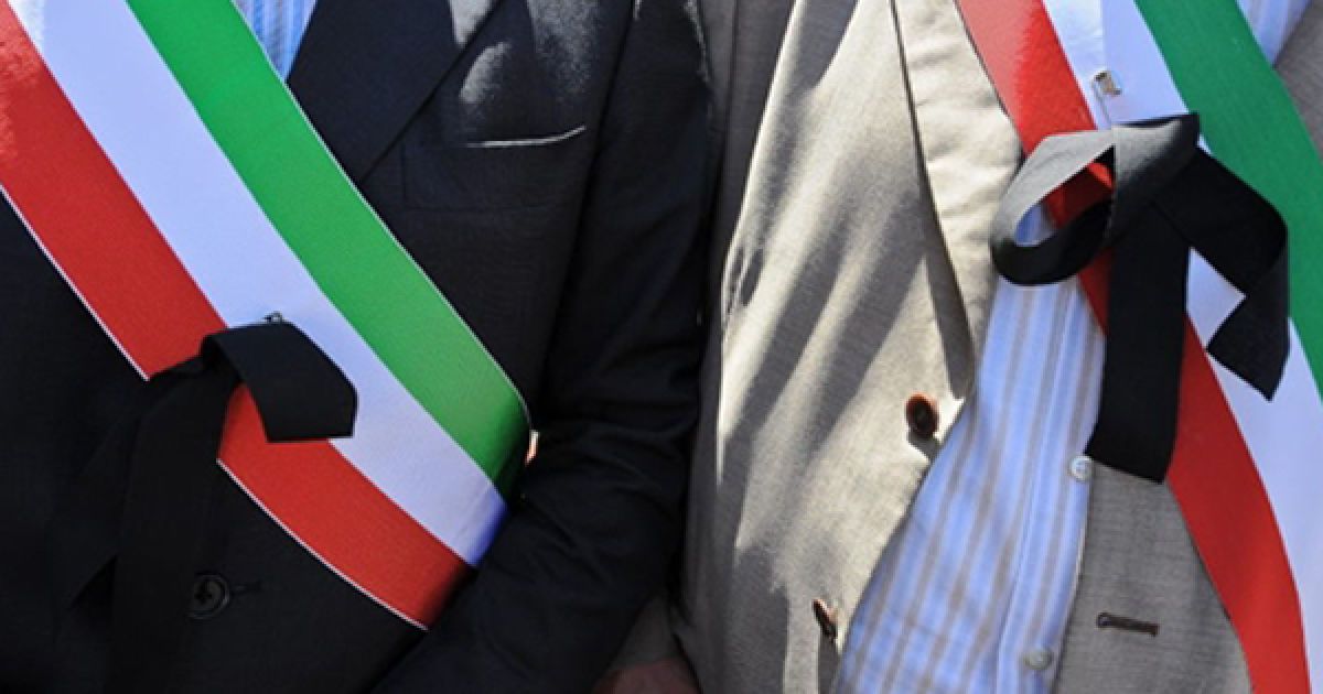 Мери італійських міст, незадоволені італійським бюджетом на наступний рік, організували акцію протесту перед Сенатом Італії. / © AFP