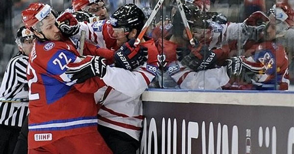 Росія розгромила Канаду на чемпіонаті світу з хокею з рахунком 5:2 і вийшла у півфінал. / © daylife.com