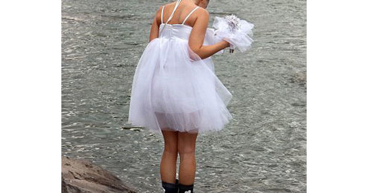 На Закарпатті провели 3-й Закарпатський парад наречених / © УНІАН