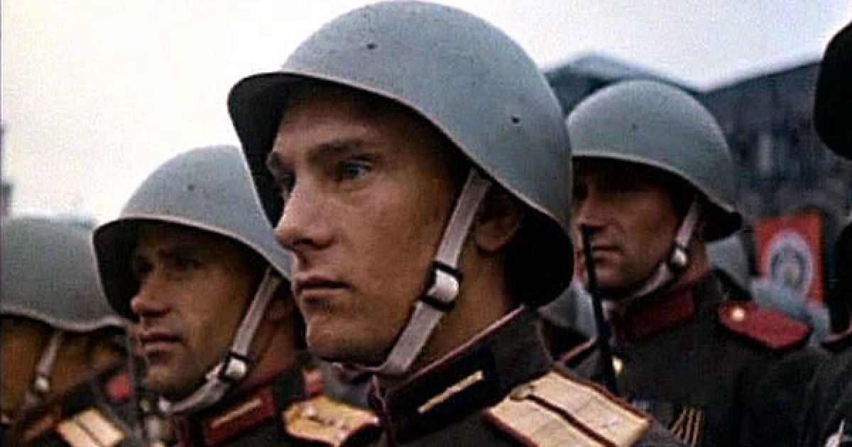 У 1945 році, 24 червня, на Красній площі у Москві пройшов перший парад, присячений перемозі у Великій Вітчизняній війні.