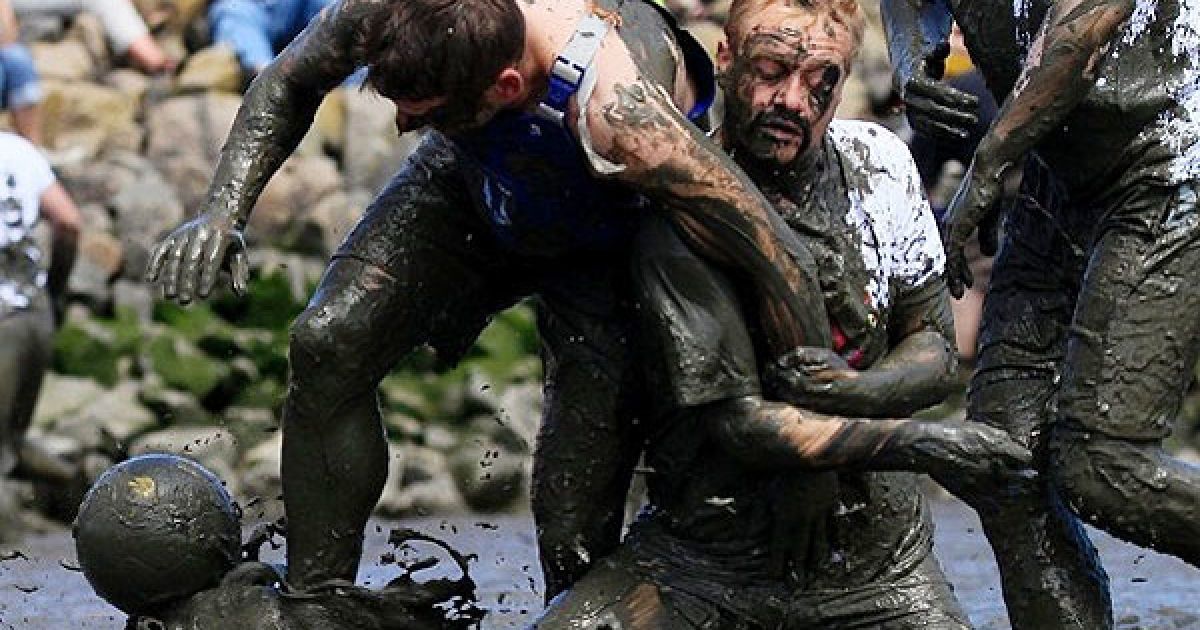 У Німеччині на узбережжі Північного моря провели традиційні європейські Олімпійські ігри у багнюці 2010. / © Getty Images/Fotobank