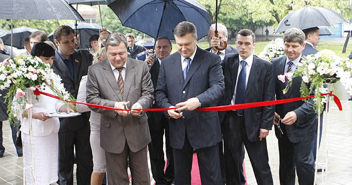 Президент України Віктор Янукович у Луганську взяв участь у відкритті міського Палацу урочистих подій &ndash; "Палацу щастя" / © President.gov.ua