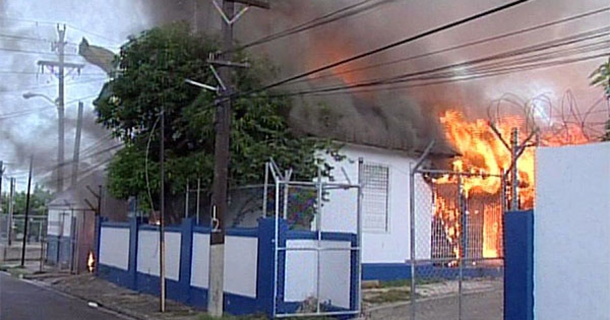 У нетрях району Кінгстона під назвою Тіволі Гарденс кілька днів йде справжня битва між поліцією і прихильниками наркобарона Крістофера Коука / © Getty Images/Fotobank