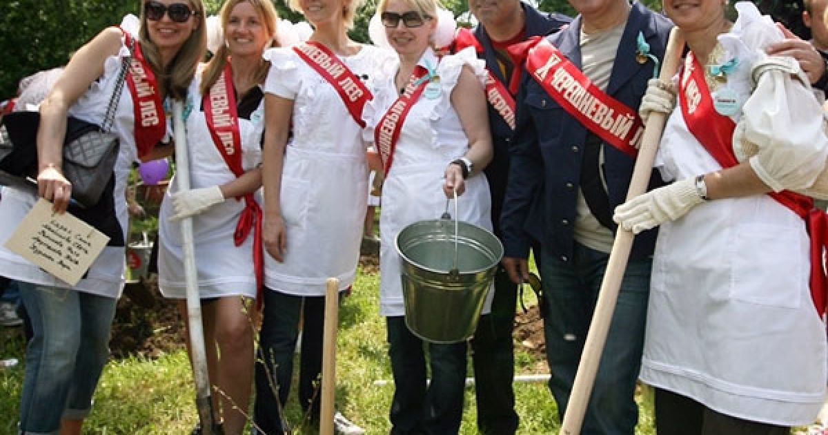 Зірки були у шкільній формі / © LifeShowbiz