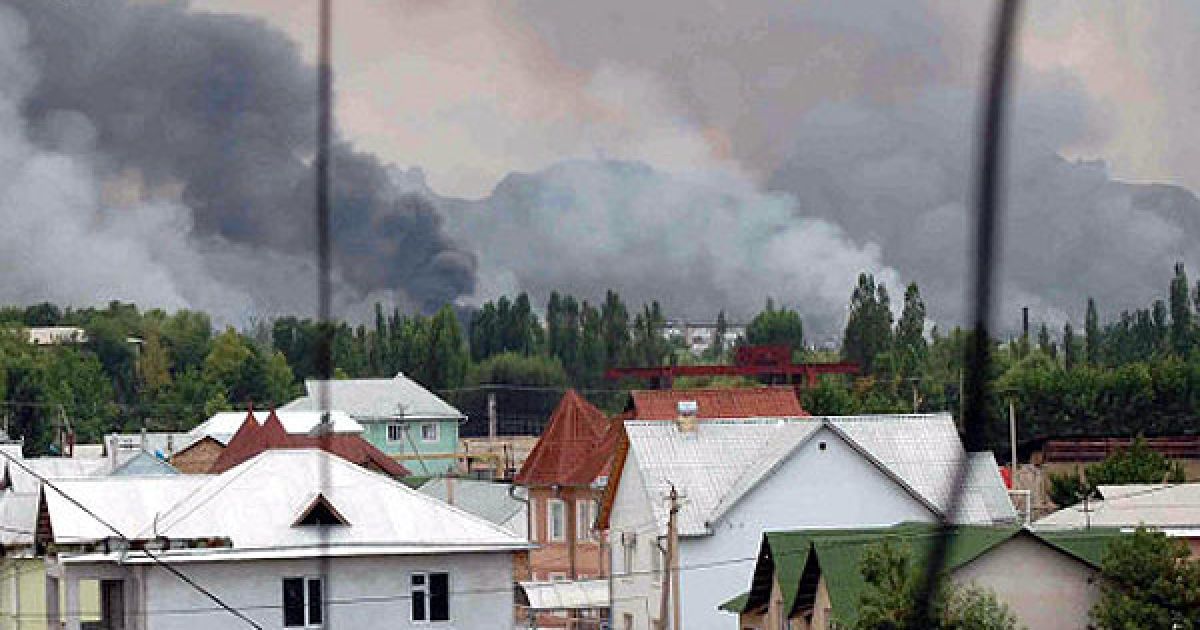 Вулиці міста Ош захопили мародери. / © 24.kg