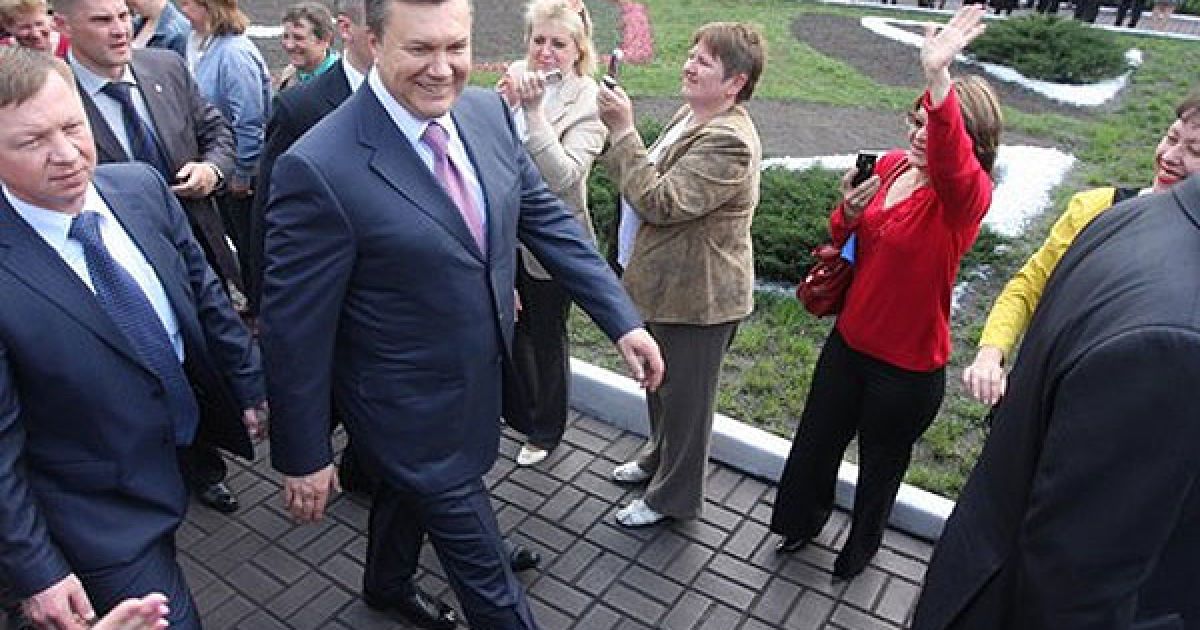 Віктор Янукович ознайомився з ходом будівництва комплексу об’єктів аеропорту Донецька до чемпіонату Європи з футболу 2012 року. / © Сегодня