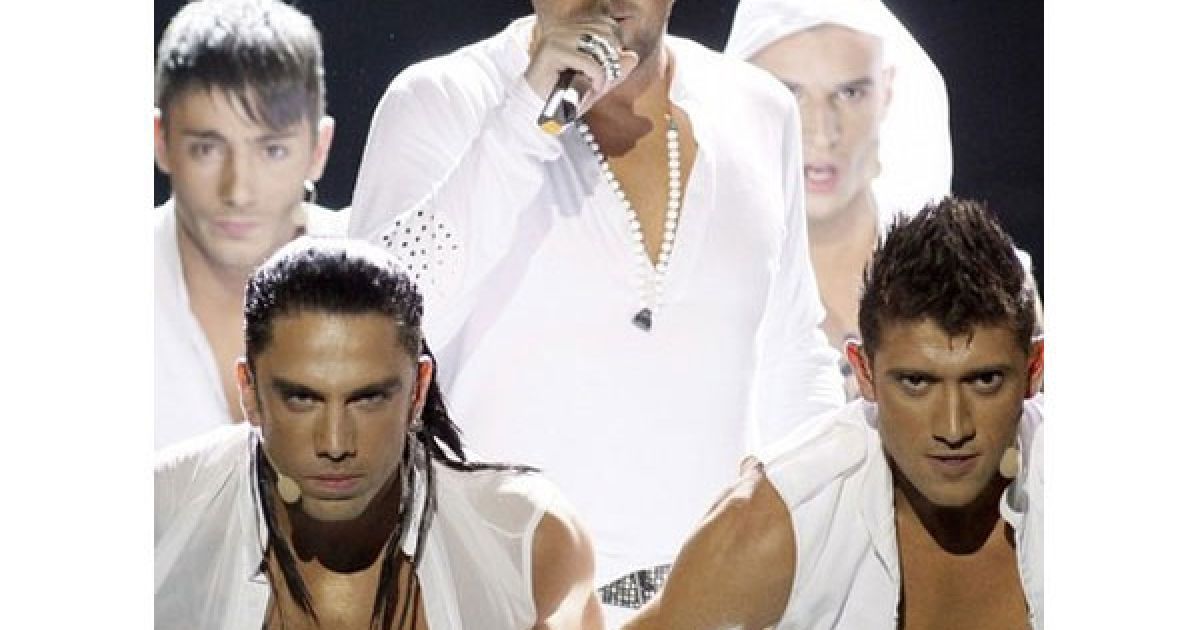 "Гіоргіос Алкайос і друзі" (Греція) з піснею "OPA" / © Getty Images/Fotobank