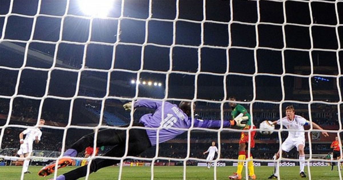 На 61-й хвилині гри Роммедаль поклав м'яч у дальній кут воріт Сулейману. / © AFP