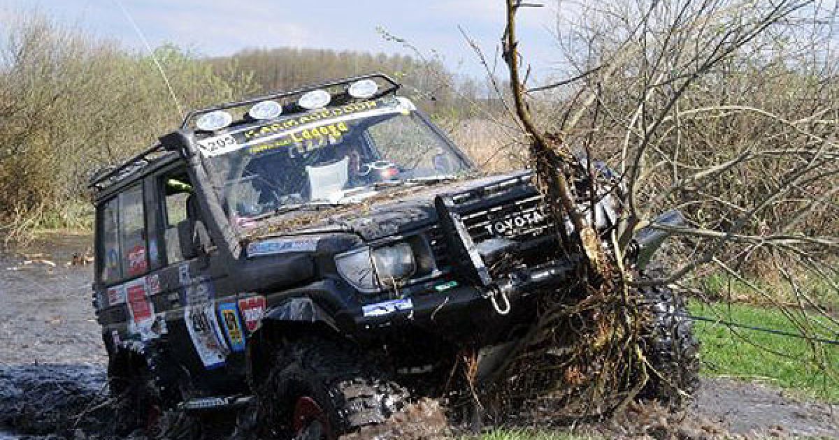 У Харківській області пройшов перший етап Кубка України з трофі-рейду (гонки по бездоріжжю) "Харків-трофі 2010".
