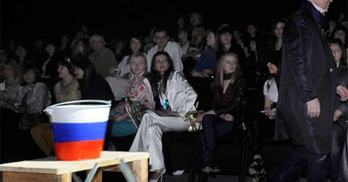 Зайцев покинув залу, де показувалась колекція Барабаш / © kp.ua