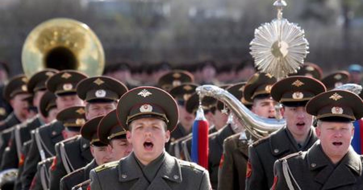 Російські військові окупували частину об'єктів в Криму