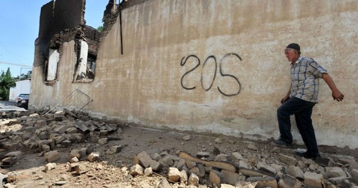 Ввечері в неділю неформальні лідери киргизької і узбецької діаспор у місті Ош нарешті домовилися почати переговори про відновлення миру. / © Getty Images/Fotobank