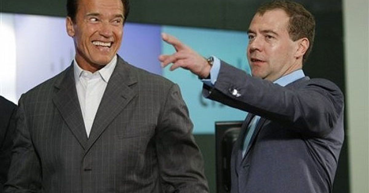 Дмитро Мєдвєдєв і Арнольд Шварценеггер під час візиту до офісу компанії CISCO / © AFP