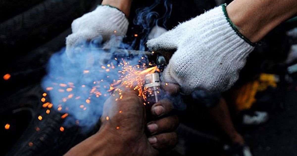 Після замаху на "червоного командира" тайської опозиції в Бангкоку почалися сутички між армією та демонстрантами. / © AFP