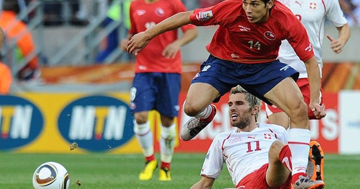 Фернандес перелітає через Бехрамі / © Getty Images/Fotobank