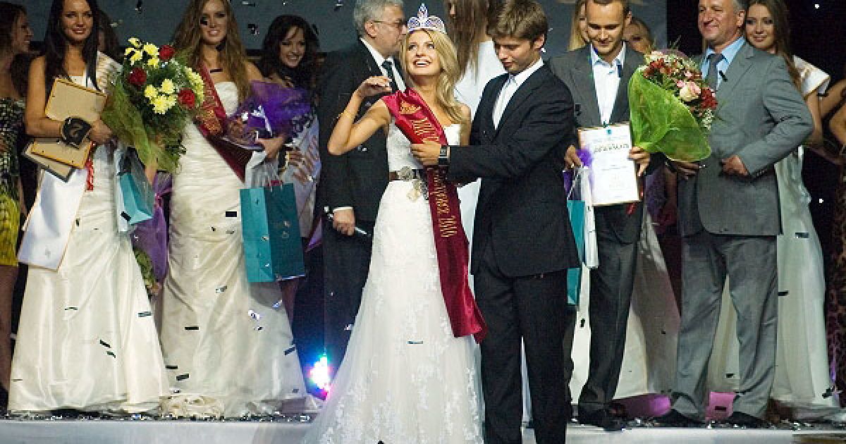 Перемогу і титул Міс Дніпропетровськ-2010 отримала 20-річна Ганна Бойко / © Украинское Фото