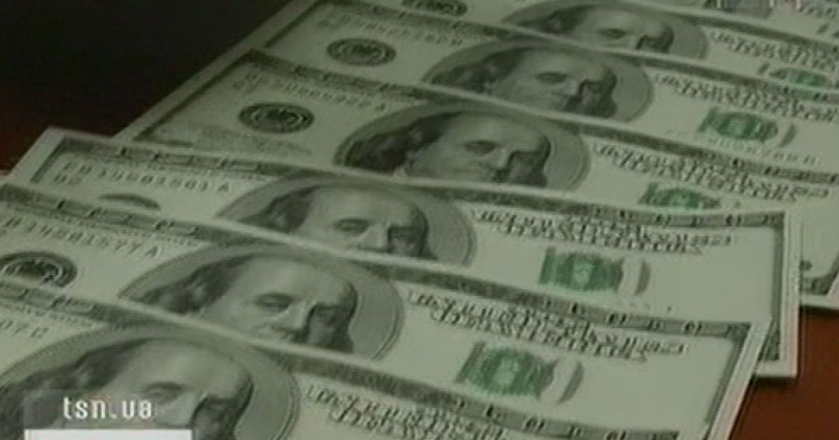 6 липня у  1785  році  долар став національною валютою США.