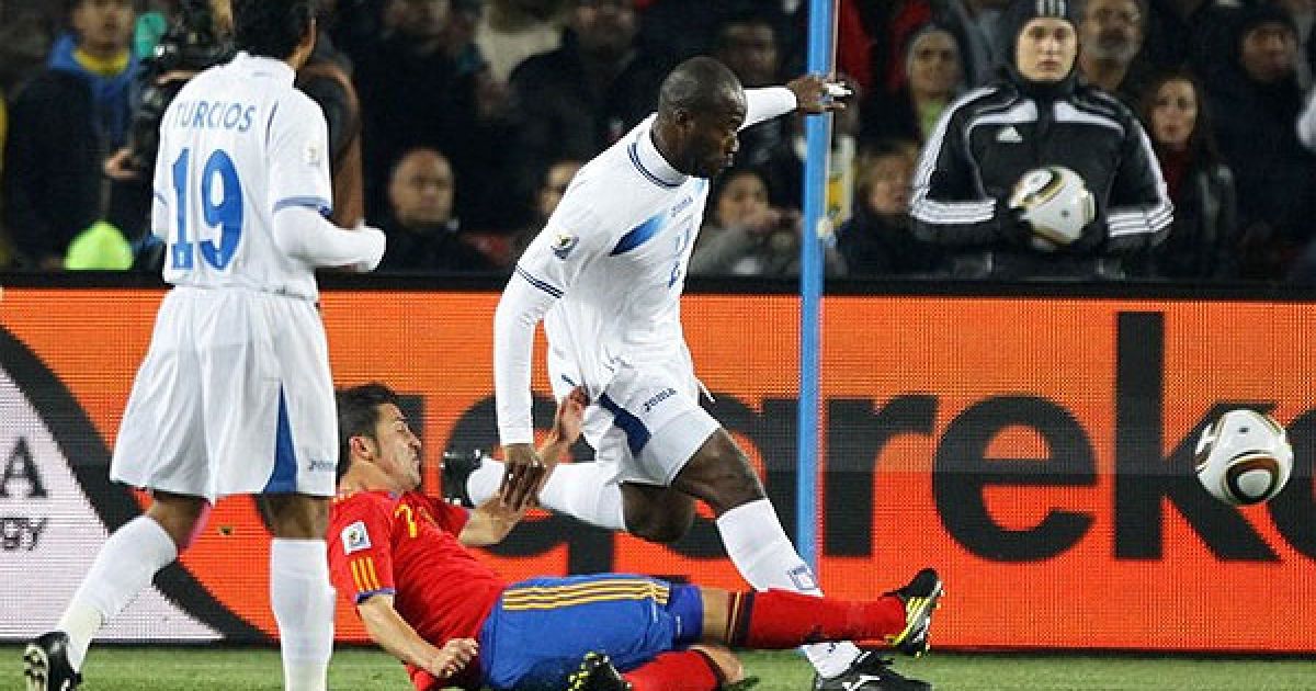 На 17-й хвилині Вілья обіграв в карному майданчику двох суперників і завдав класного удару в дев'ятку / © AFP