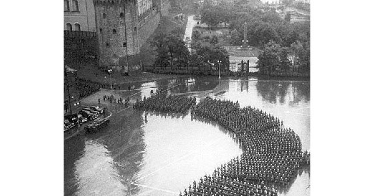 Війська перед парадом на Красній площі у Москві, 1945 рік.