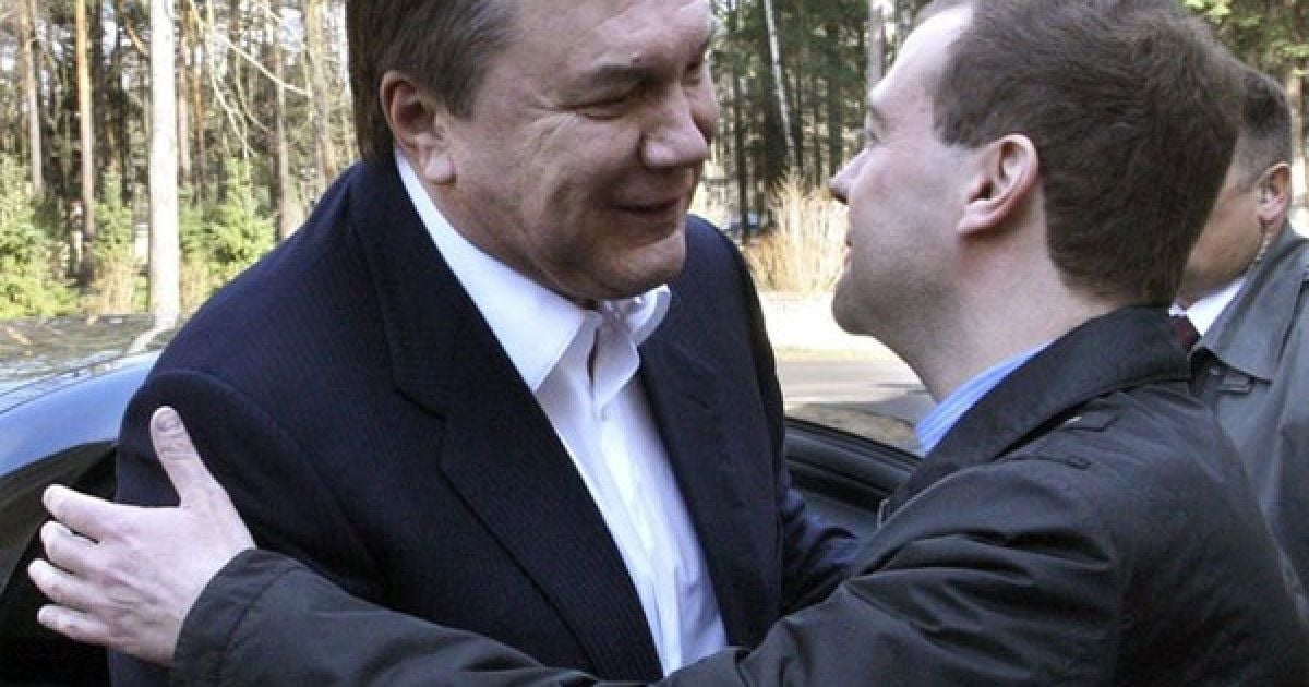 Президент Росії Дмитро Мєдвєдєв привітав Віктора Януковича з ювілеєм і похвалив його за "послідовну" прихильність до Росії. / © AFP