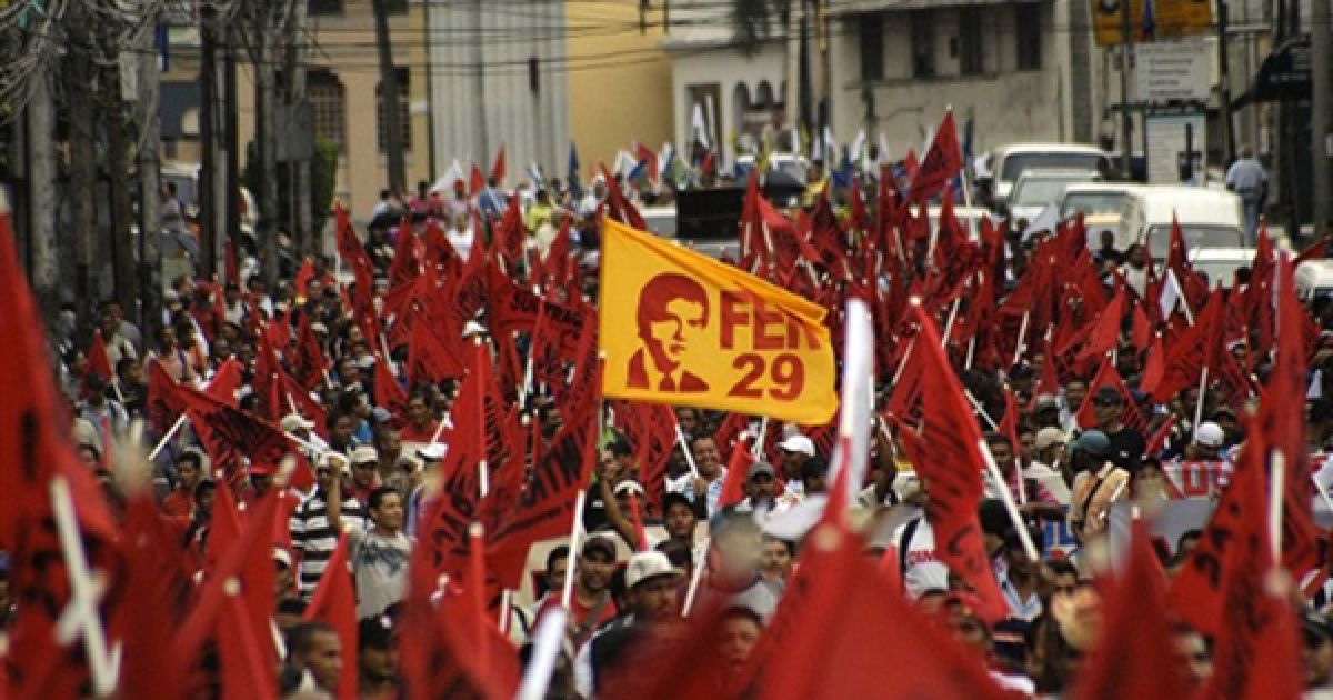 Акція протесту проти прийняття нового трудового законодавства у біля президентського палацу у Панамі. Демонстранти протестували проти внесення змін до трудового, судового та кримінального кодексу. / © AFP