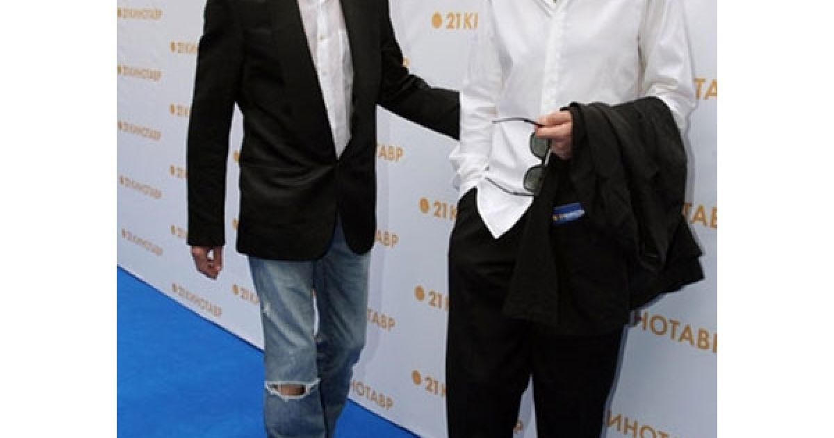 Олексій Серебряков на "червону" доріжку вийшов у джинсах / © LifeShowbiz