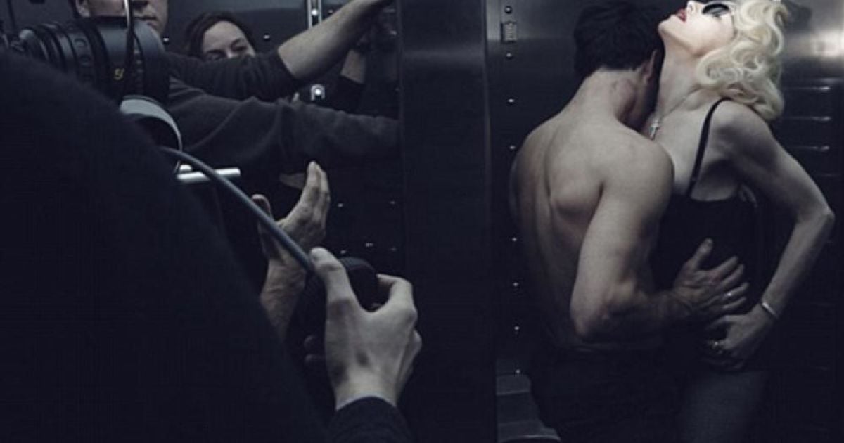 Мадонну застукали з молодим коханцем / © Paparazzi