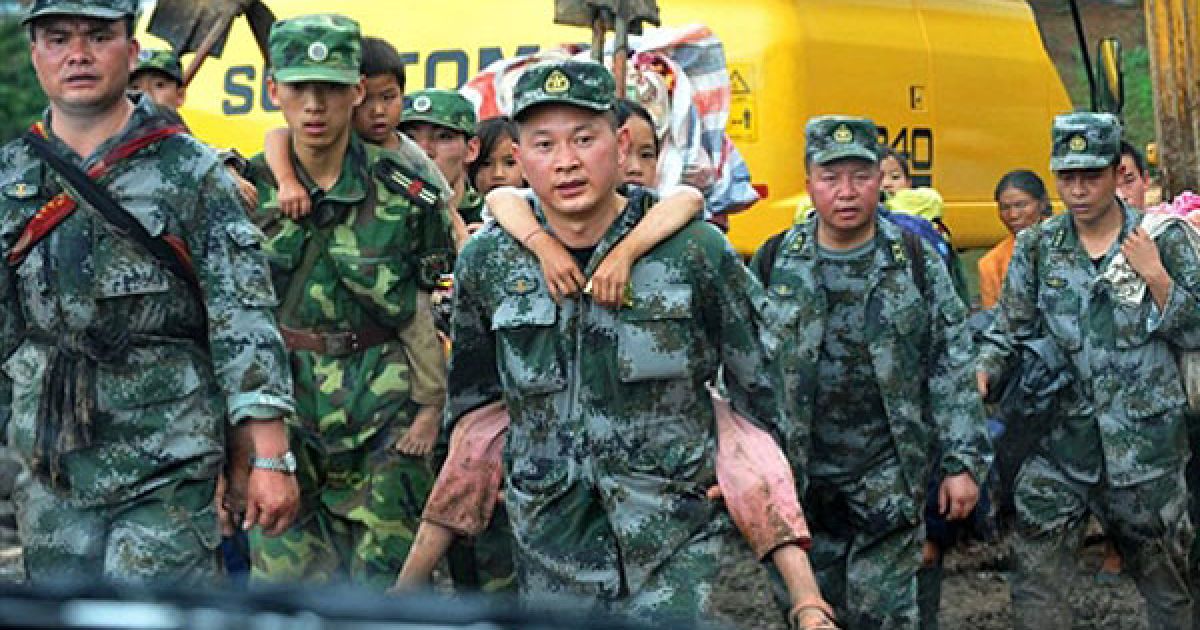 У Китаї в результаті зсуву під завалами опинилися 150 людей / © AFP