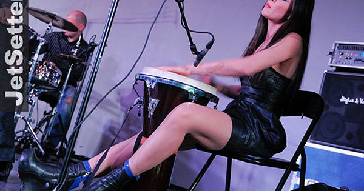 Руслана зіграла на барабанах... / © jetsetter.ua