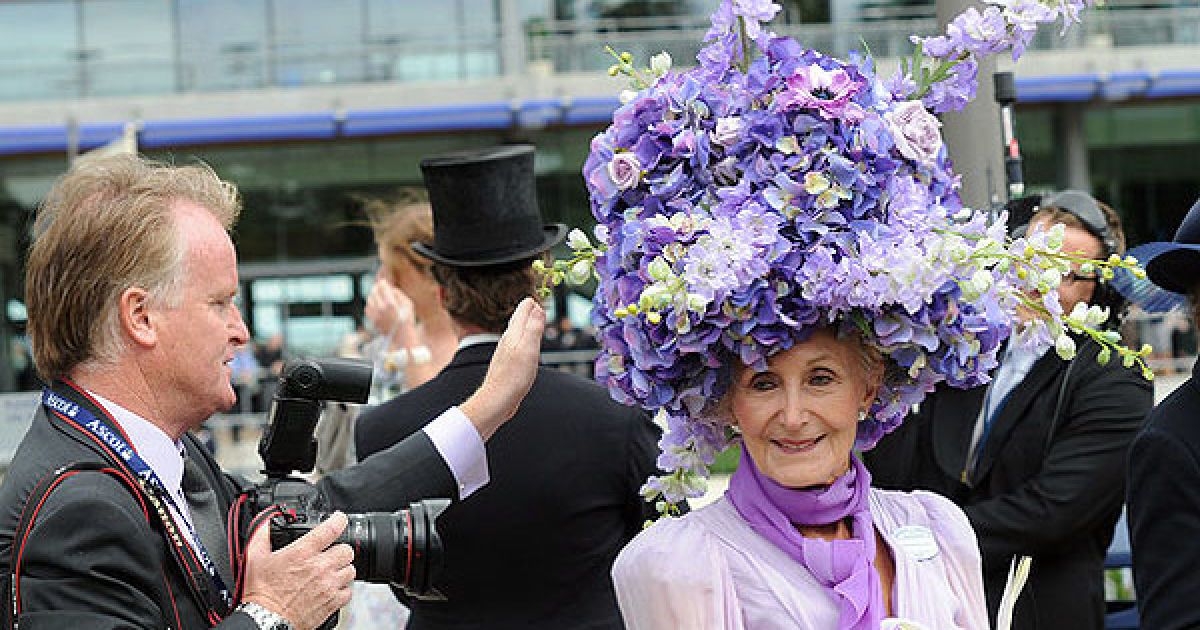 У британському місті Аскот стартували найвідоміші у світі кінні перегони "Royal Ascot".