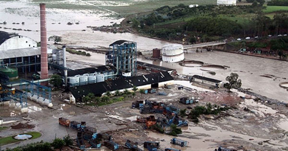 Всього у північно-східному регіоні Бразилії від удару стихії загинули 38 людей. / © AFP