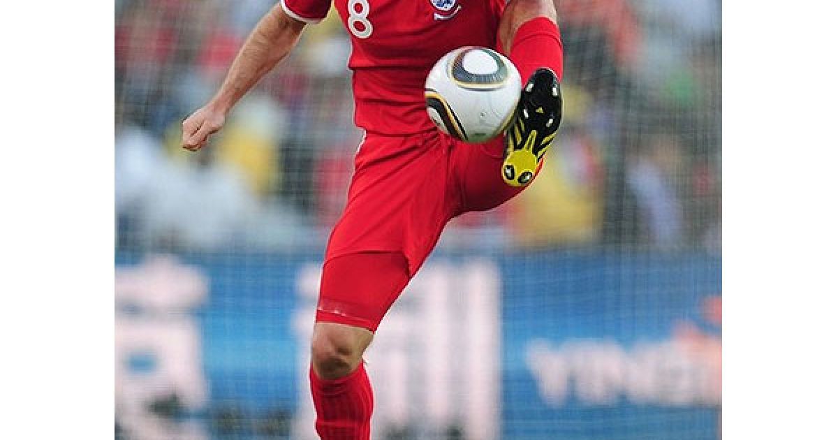 На 39-й хвилині трапився ключовий епізод матчу. Френк Лемпард потужно пробив з 25-ти метрів... / © Getty Images/Fotobank