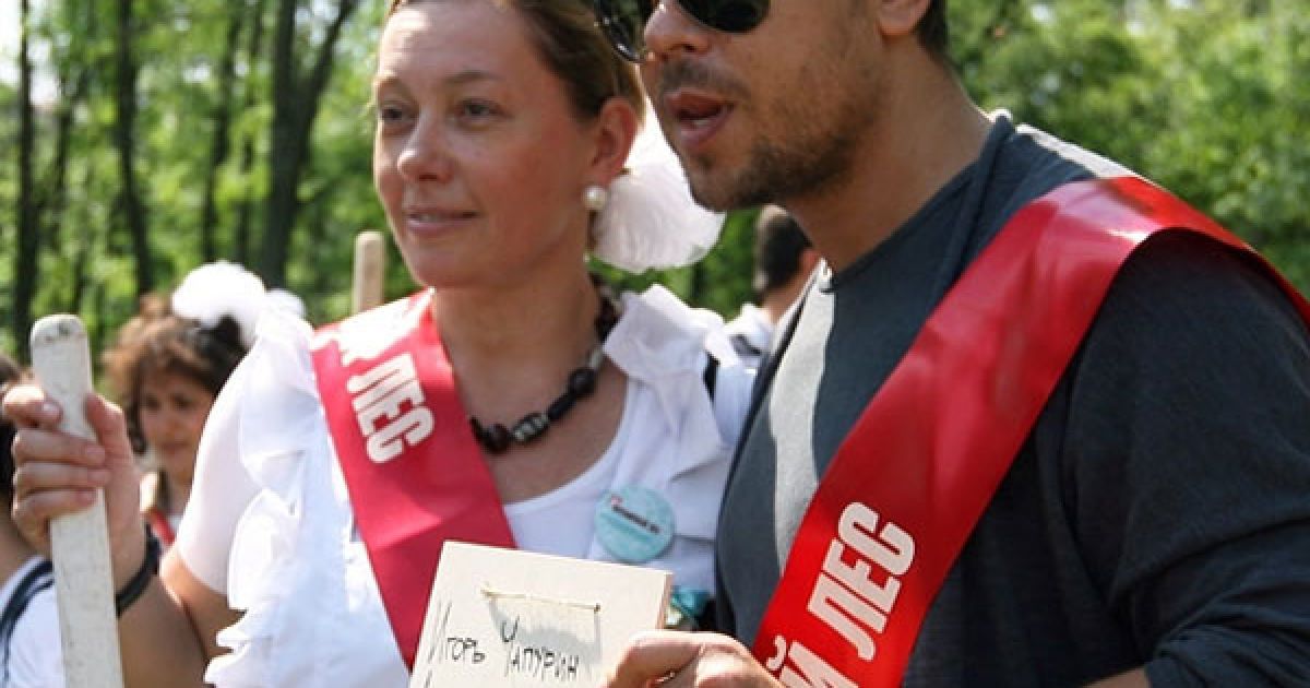 Зірки були у шкільній формі / © LifeShowbiz