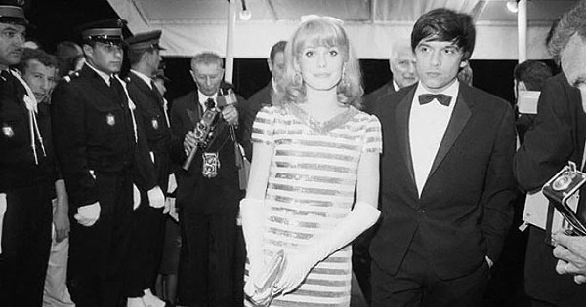 1966 рік. Французька актриса Катрін Деньов і її чоловік Девід Бейлі на відкритті 20-го Каннського кінофестивалю / © Getty Images/Fotobank