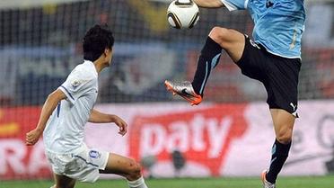 Збірна Уругваю з рахунком 2:1 перемогла Південну Корею і вийшла у чвертьфінал Чемпіонату світу-2010. / © AFP