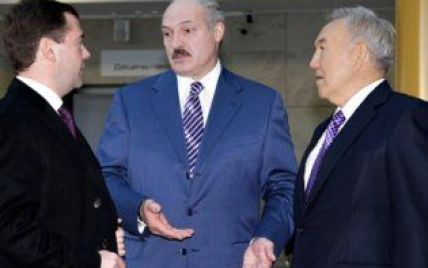 Україна погодилась "танцювати" під дудку Митного союзу