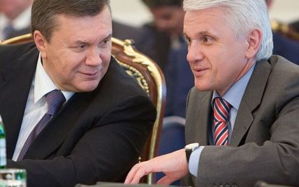 Литвин підготував Януковичу подарунок під ялинку