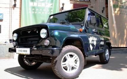 УАЗ 469 встановив світовий рекорд - у нього влізли 32 людини