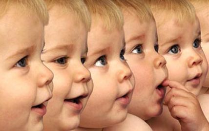 У Британії жінка народила одночасно шість близнюків